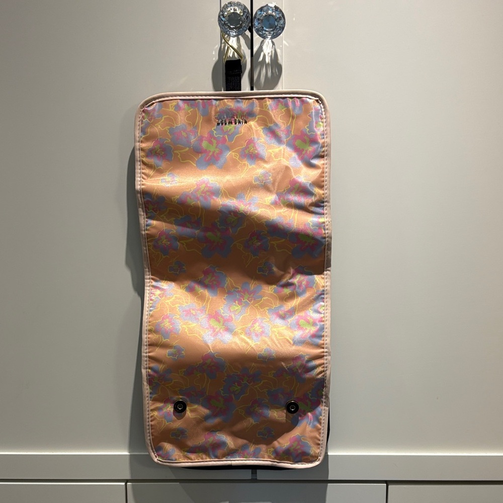 Nine West floral hanging travel  makeup/jewelry pouch- Pink Peach